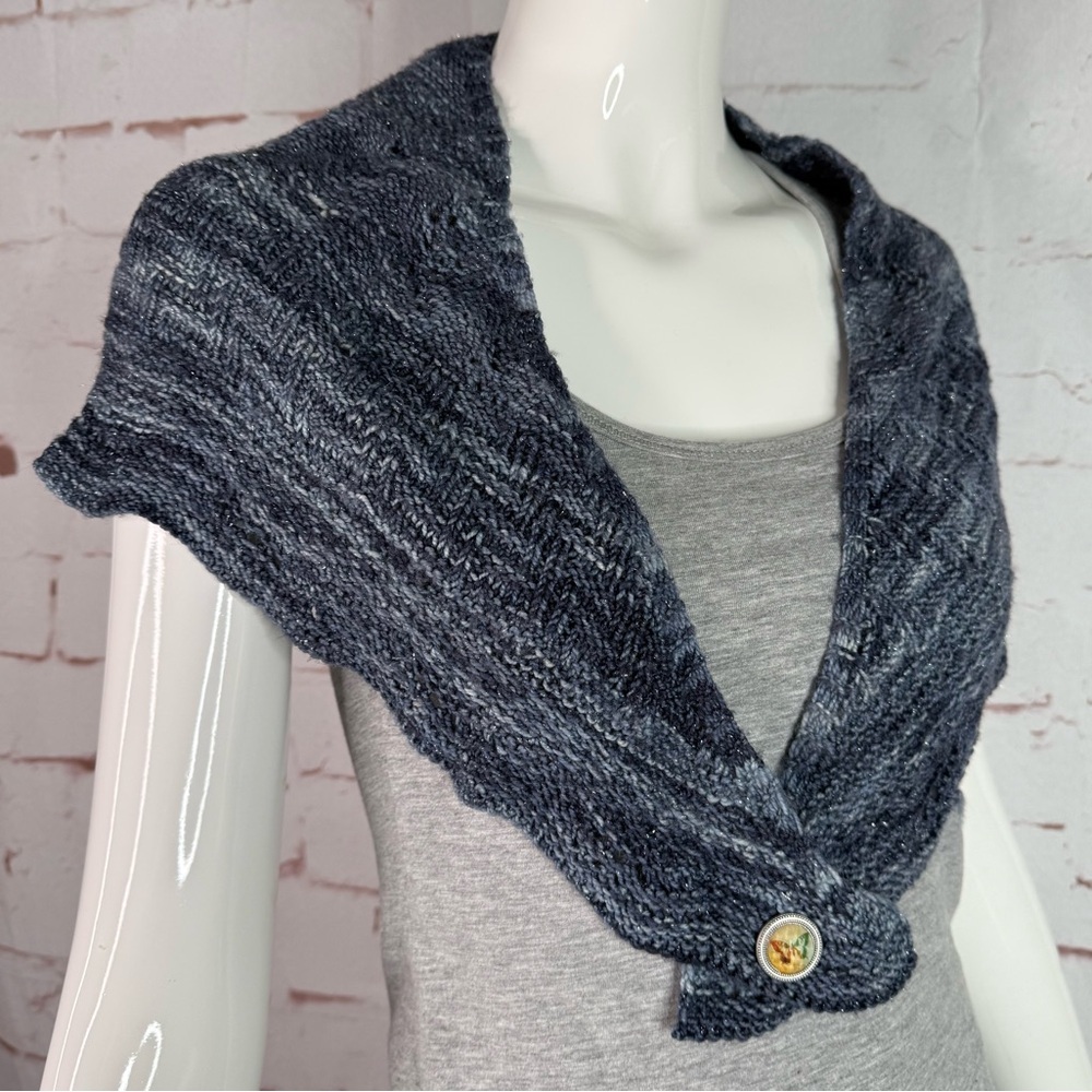 Hand Knit Ombré Slate Blue Eyelet Scallop Triangle Shoulder Shawl Wrap One Size - Picture 3 of 14